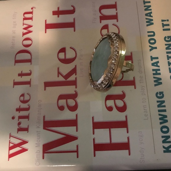 Dainty gold ring! - Picture 7 of 7